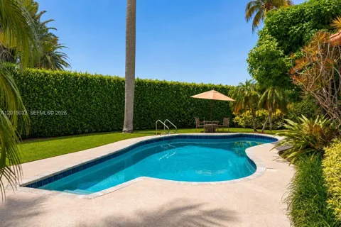 363 S Hibiscus Dr