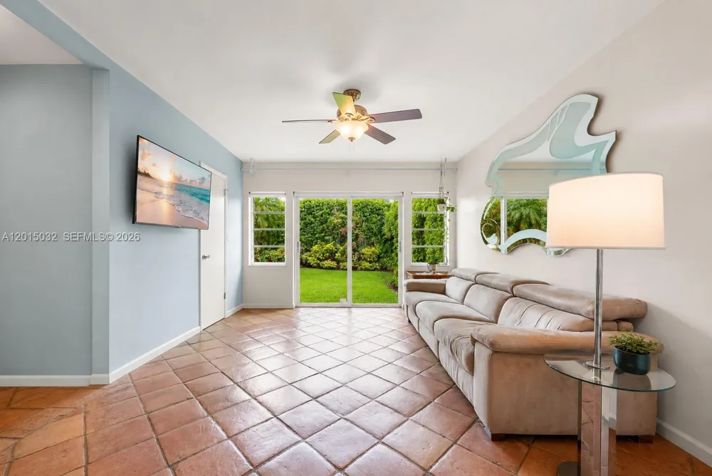 363 S Hibiscus Dr Miami Beach, FL 33139