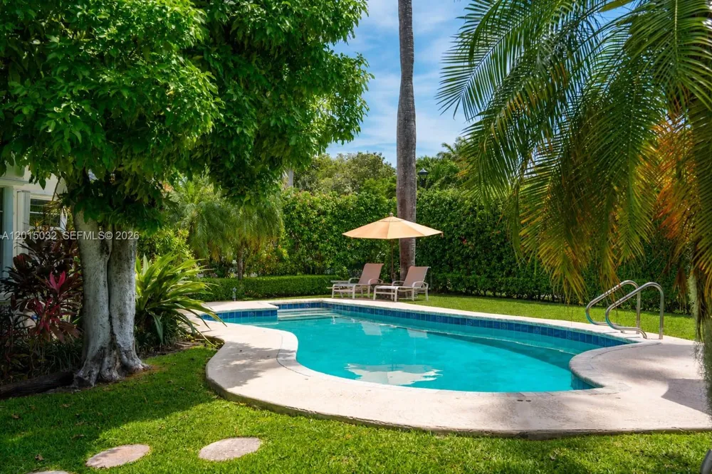 363 S Hibiscus Dr Miami Beach, FL 33139