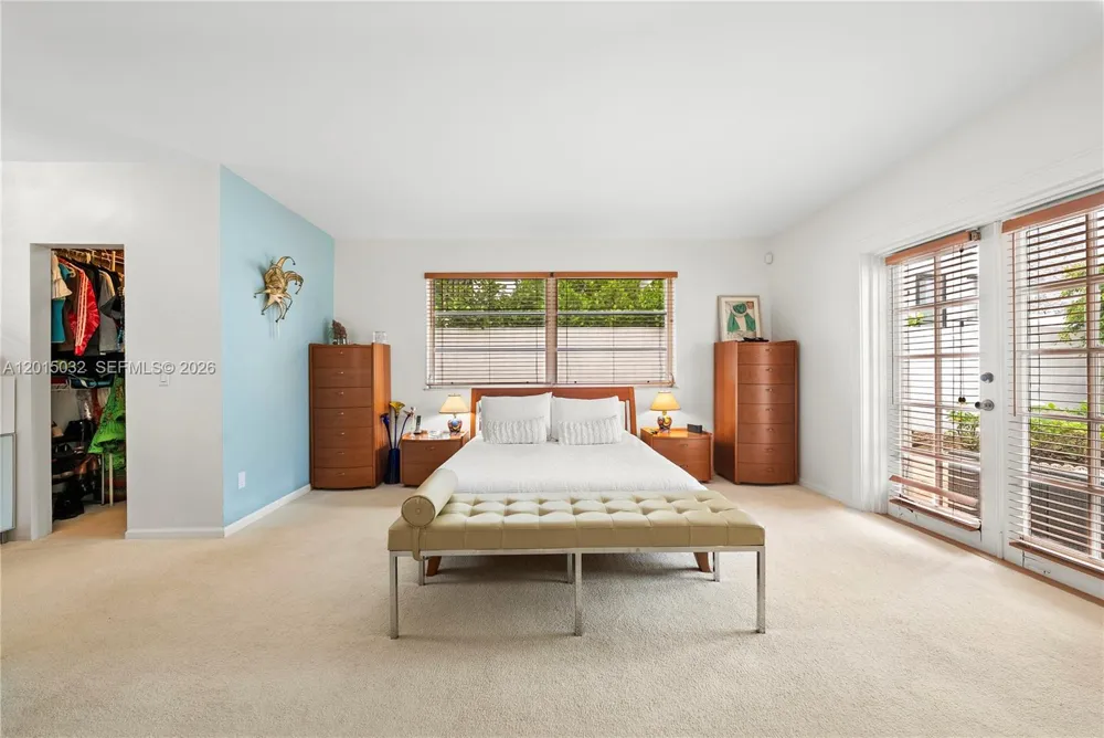 363 S Hibiscus Dr Miami Beach, FL 33139