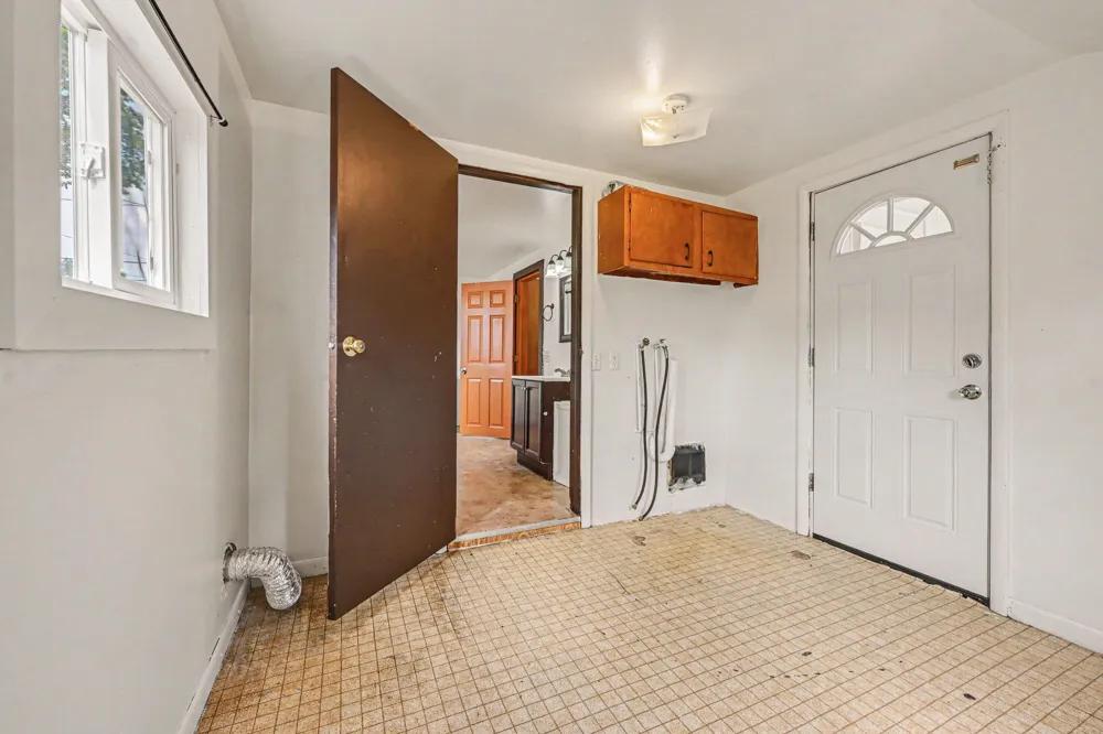 59 S Jefferson Street Coldwater City, MI 49036
