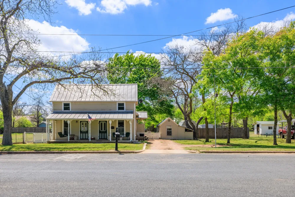 505 W San Antonio Street Fredericksburg, TX 78624