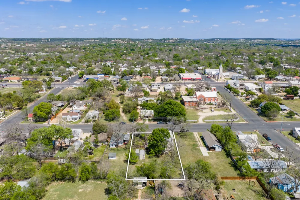 505 W San Antonio Street Fredericksburg, TX 78624