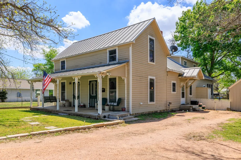 505 W San Antonio Street Fredericksburg, TX 78624