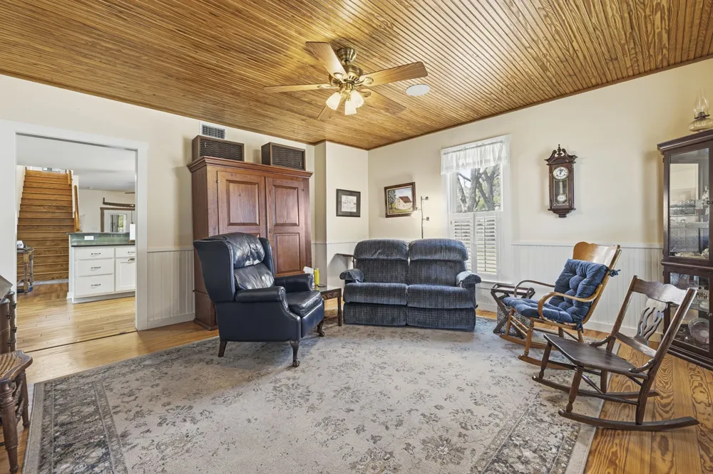 505 W San Antonio Street Fredericksburg, TX 78624
