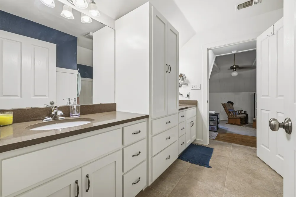 505 W San Antonio Street Fredericksburg, TX 78624