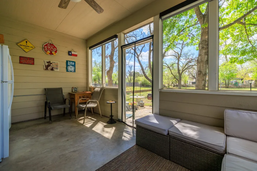 505 W San Antonio Street Fredericksburg, TX 78624