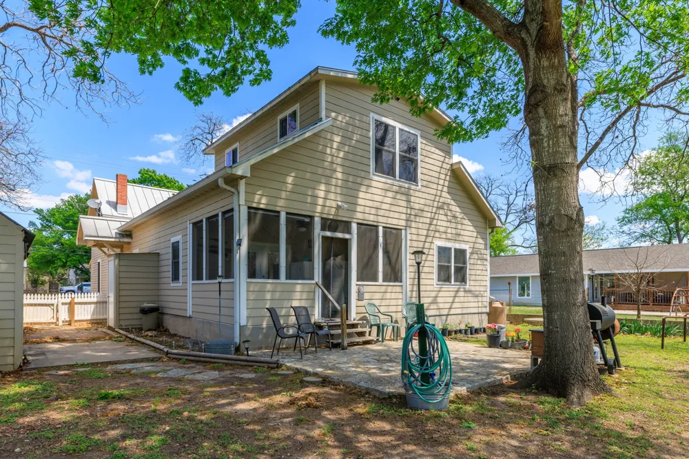 505 W San Antonio Street Fredericksburg, TX 78624
