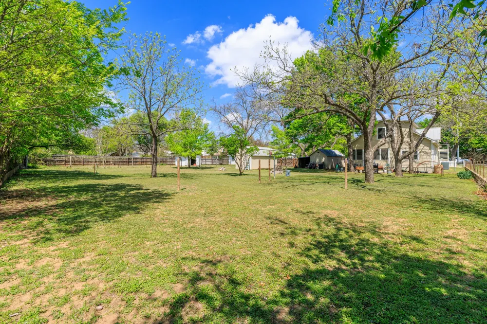 505 W San Antonio Street Fredericksburg, TX 78624