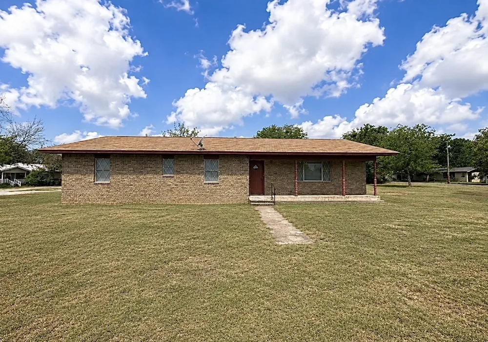 308 Cotton Belt Avenue Gustine, TX 76455