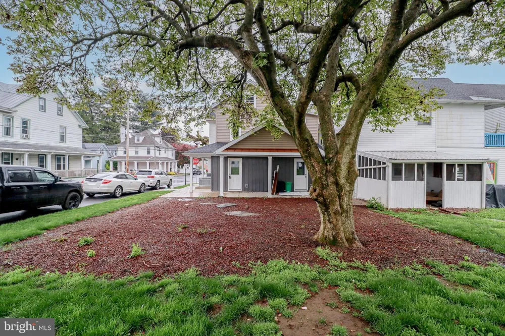 81 E MAIN STREET Newmanstown, PA 17073