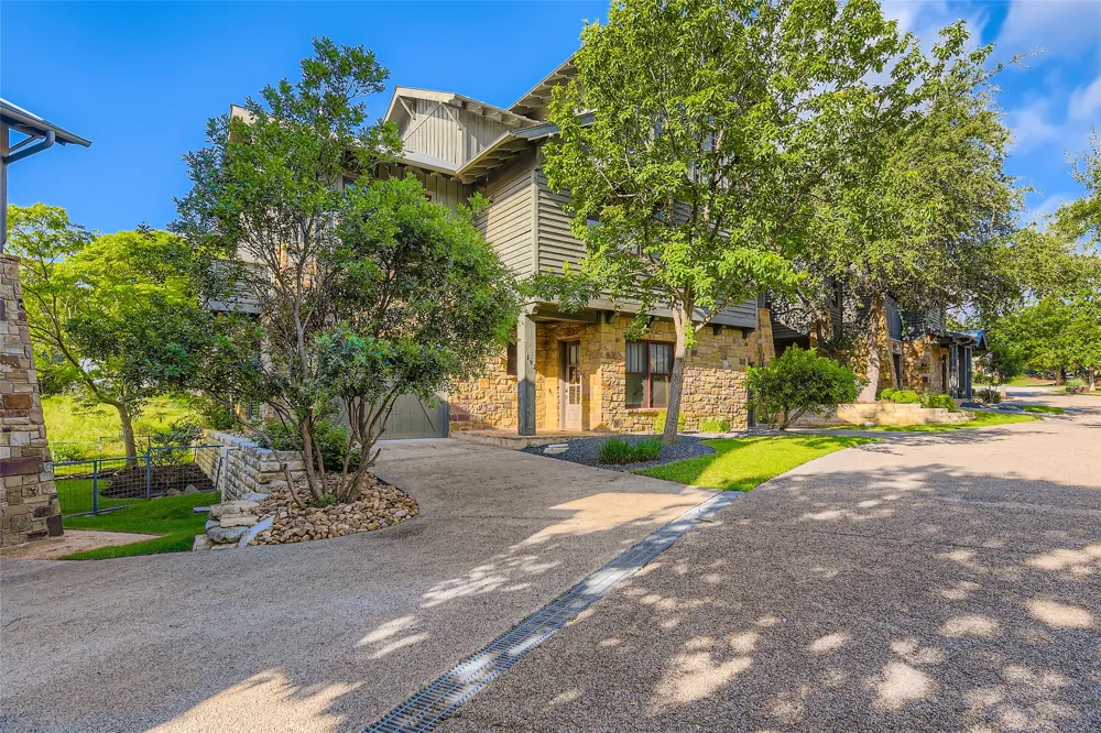 2217 Seabiscuit Cove #103 Spicewood, TX 78669
