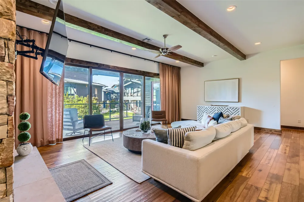 2217 Seabiscuit Cove #103 Spicewood, TX 78669