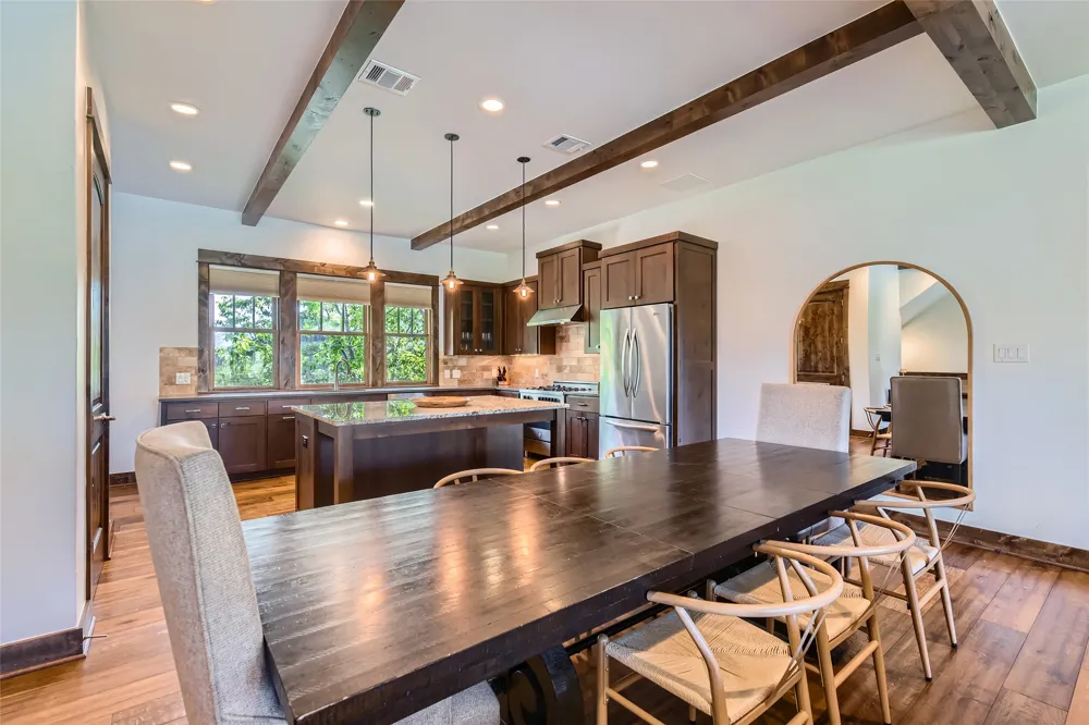 2217 Seabiscuit Cove #103 Spicewood, TX 78669