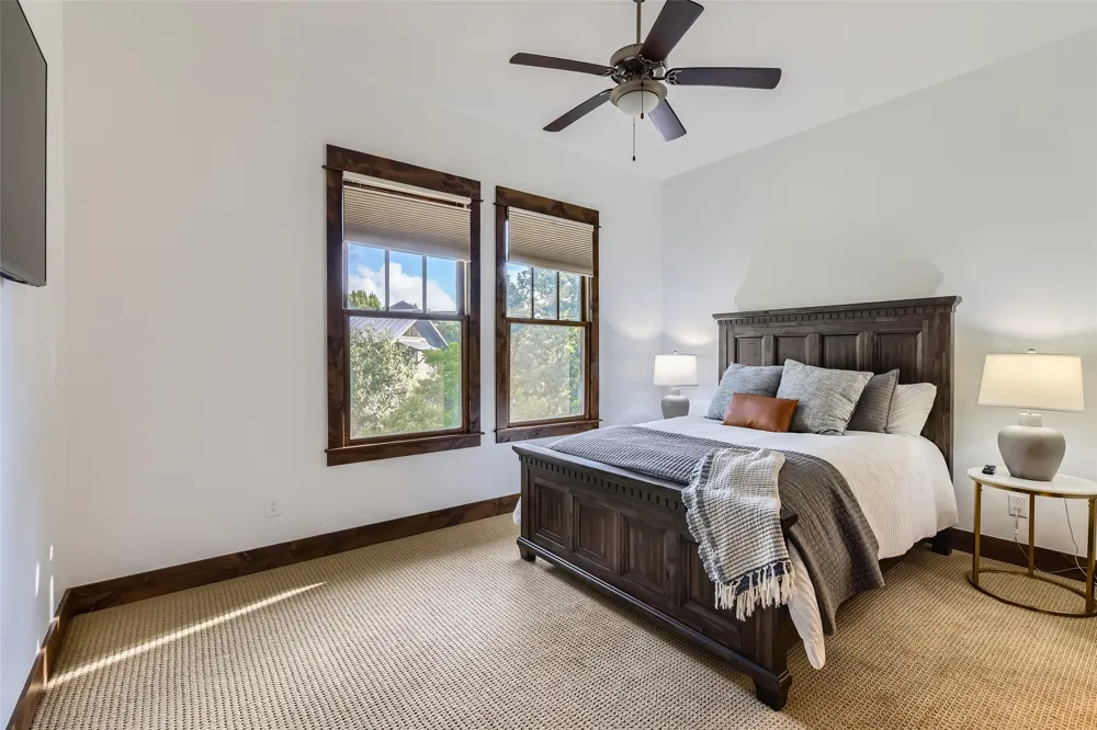 2217 Seabiscuit Cove #103 Spicewood, TX 78669