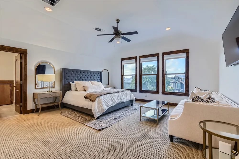 2217 Seabiscuit Cove #103 Spicewood, TX 78669
