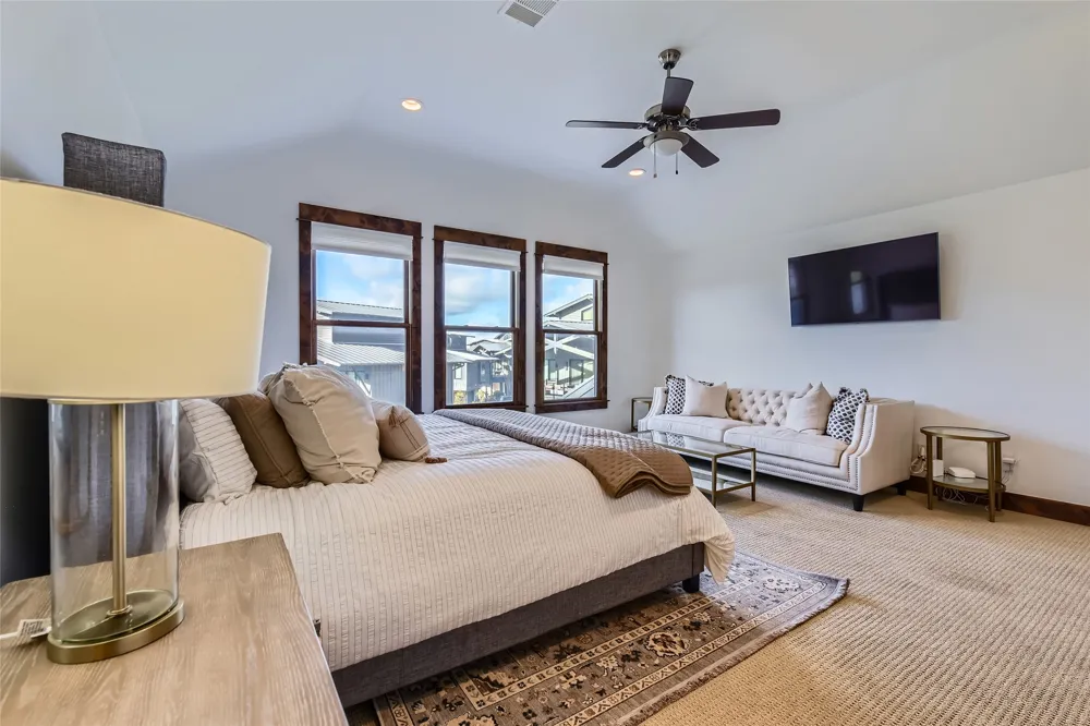 2217 Seabiscuit Cove #103 Spicewood, TX 78669