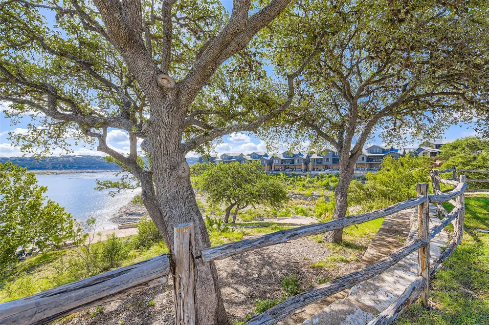 2217 Seabiscuit Cove #103 Spicewood, TX 78669