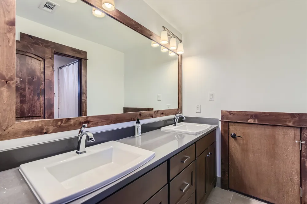 2217 Seabiscuit Cove #103 Spicewood, TX 78669