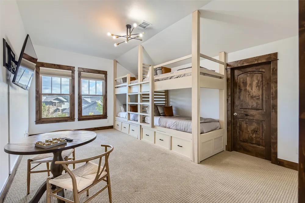 2217 Seabiscuit Cove #103 Spicewood, TX 78669