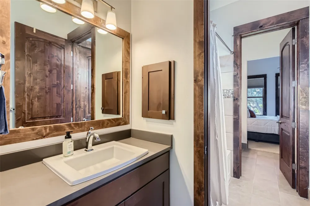 2217 Seabiscuit Cove #103 Spicewood, TX 78669