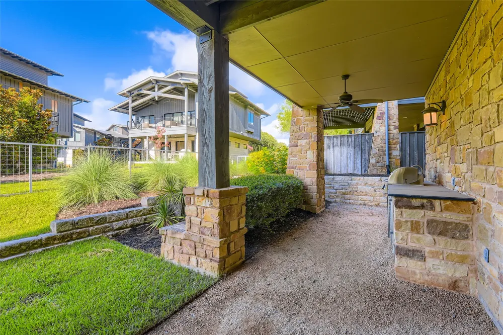 2217 Seabiscuit Cove #103 Spicewood, TX 78669