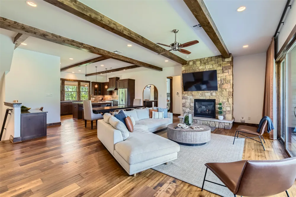 2217 Seabiscuit Cove #103 Spicewood, TX 78669