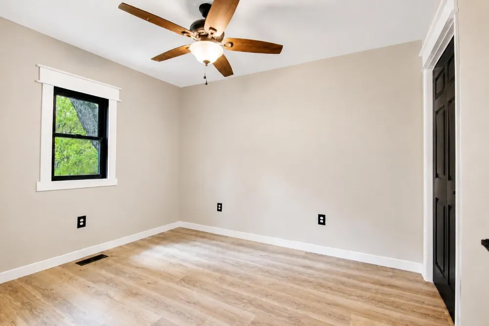 122 E 632 Valparaiso, IN 46383
