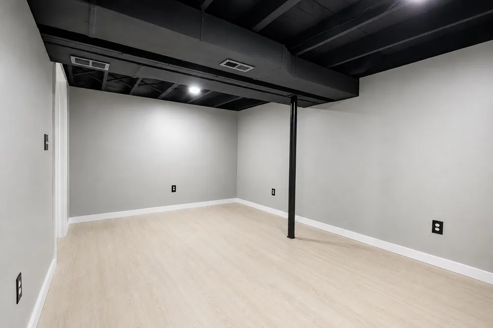 122 E 632 Valparaiso, IN 46383
