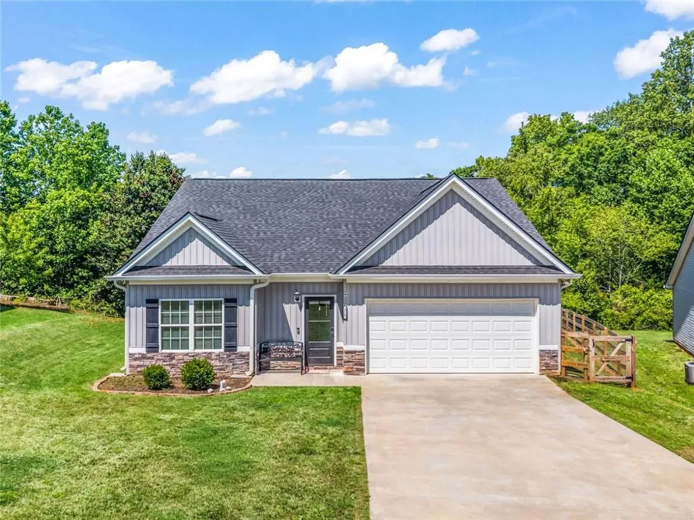 372 Highland Pointe Drive Alto, GA 30510
