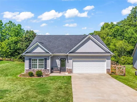 372 Highland Pointe Drive