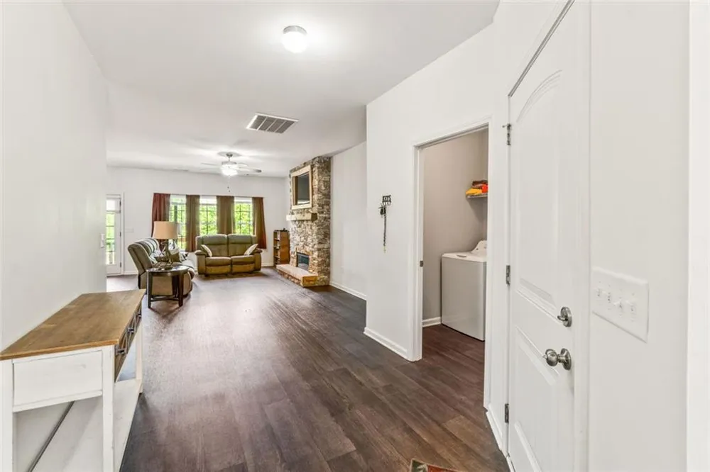 372 Highland Pointe Drive Alto, GA 30510