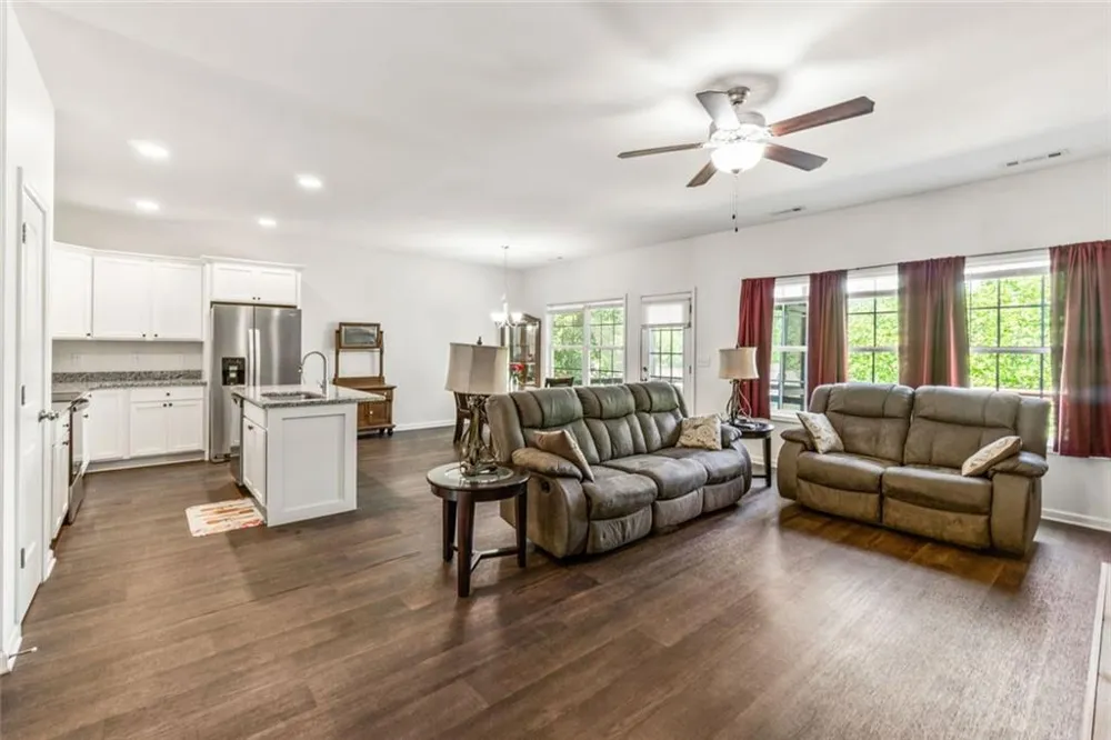 372 Highland Pointe Drive Alto, GA 30510