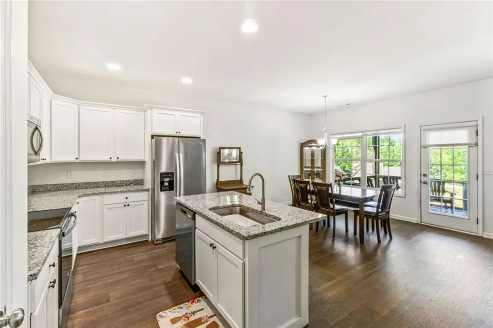 372 Highland Pointe Drive Alto, GA 30510