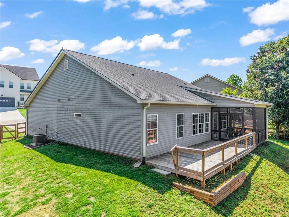 372 Highland Pointe Drive Alto, GA 30510