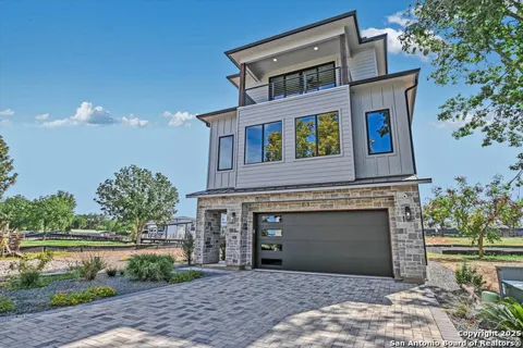 516 LAKE ST