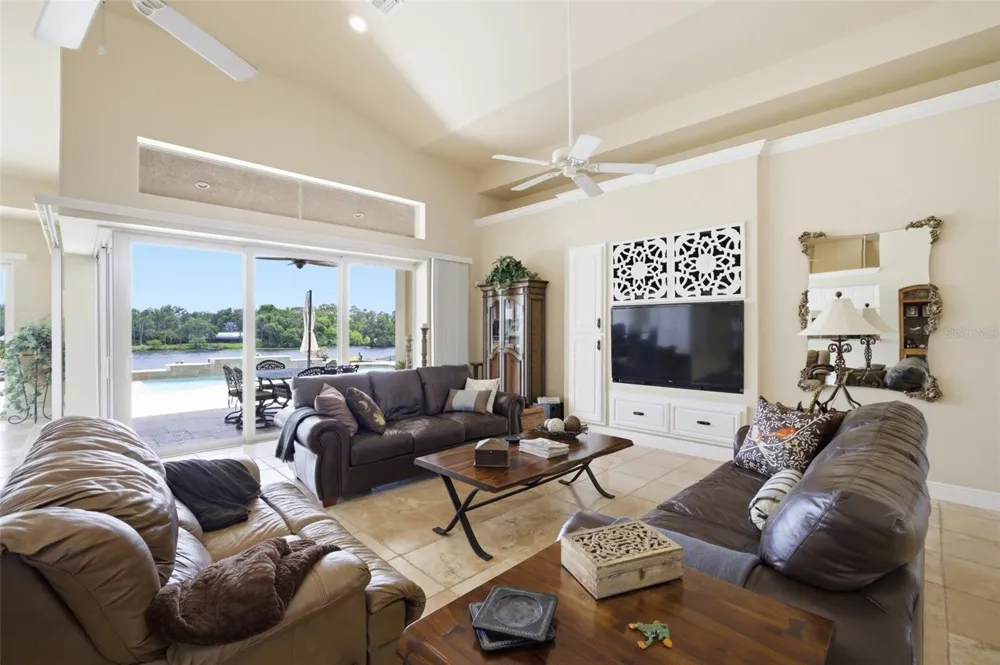 2504 CALOOSA SHORES DRIVE Labelle, FL 33935