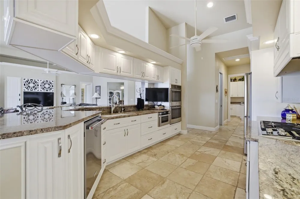 2504 CALOOSA SHORES DRIVE Labelle, FL 33935