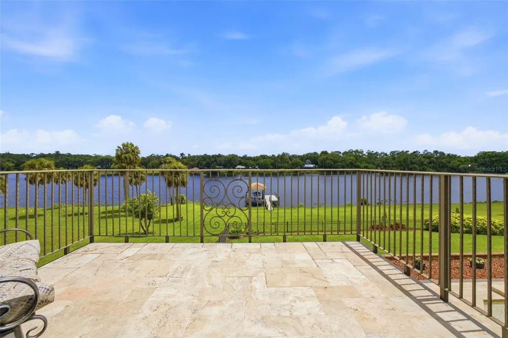 2504 CALOOSA SHORES DRIVE Labelle, FL 33935