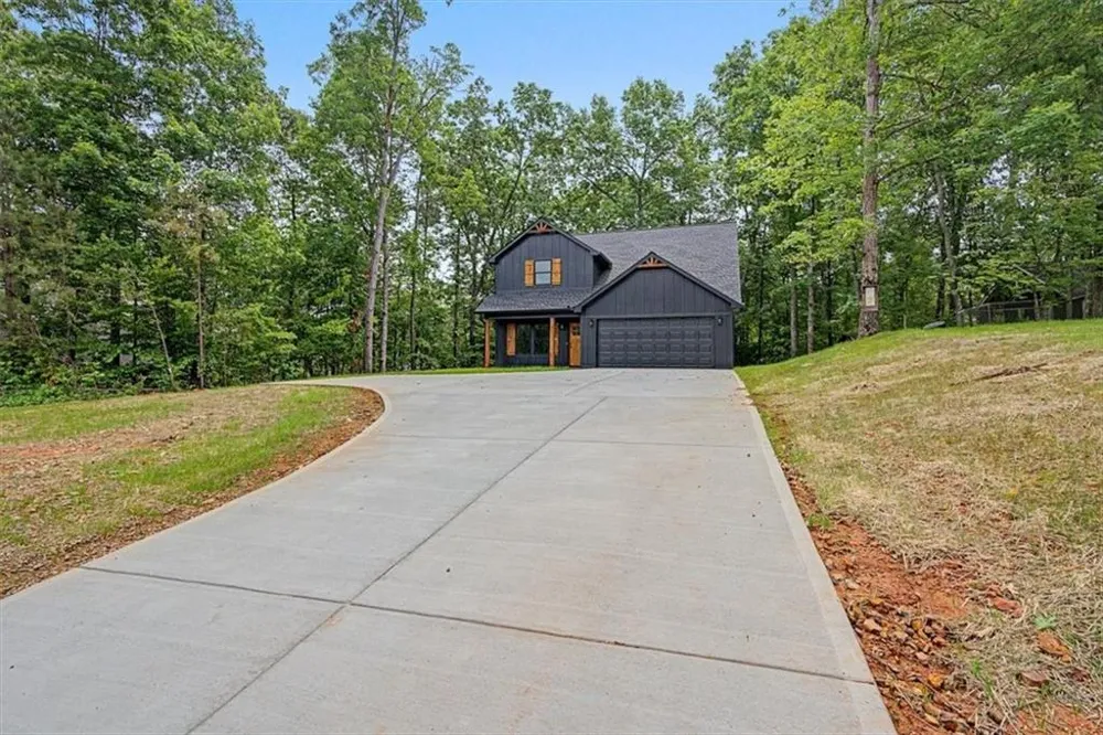 233 Old Old Alabama Road Emerson, GA 30137