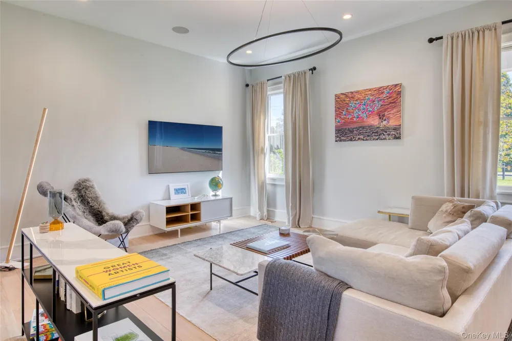172 Narrow Lane E Sagaponack, NY 11962