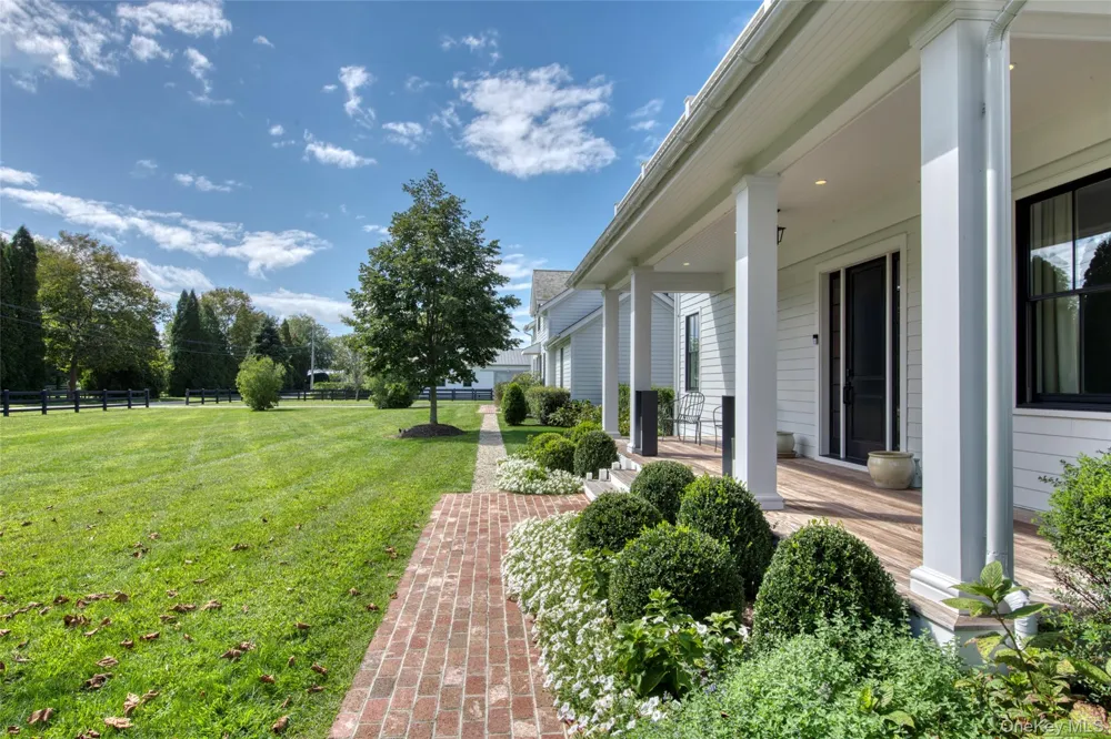 172 Narrow Lane E Sagaponack, NY 11962