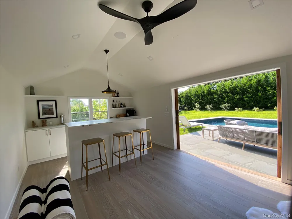 172 Narrow Lane E Sagaponack, NY 11962