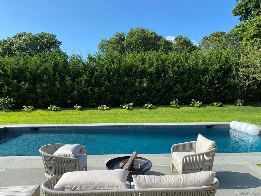 172 Narrow Lane E Sagaponack, NY 11962