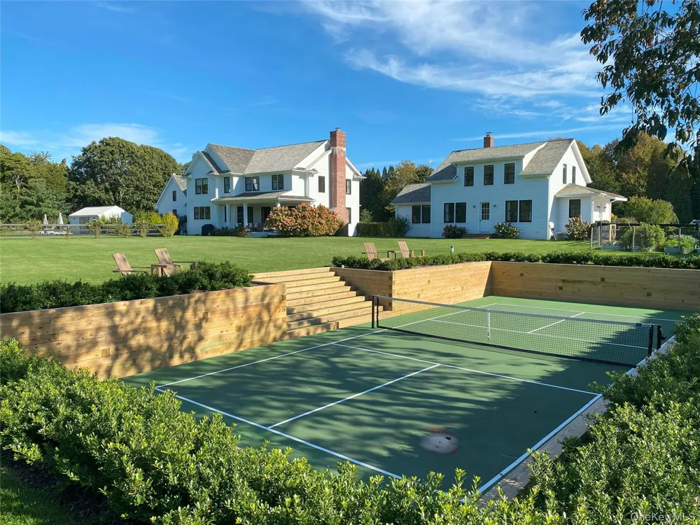 172 Narrow Lane E Sagaponack, NY 11962