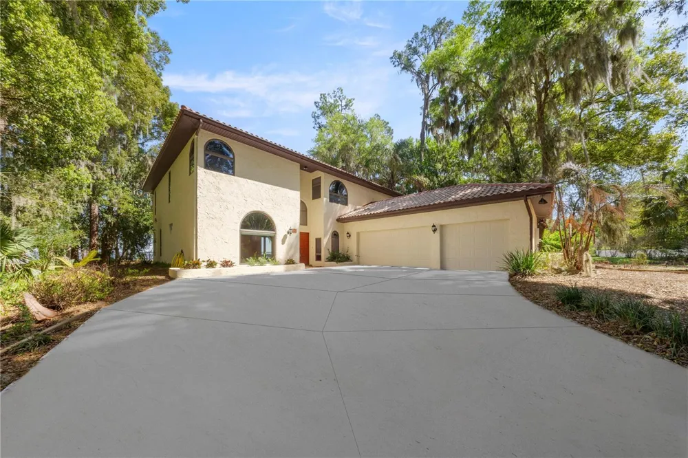 12621 SE SUNSET HARBOR ROAD Weirsdale, FL 32195