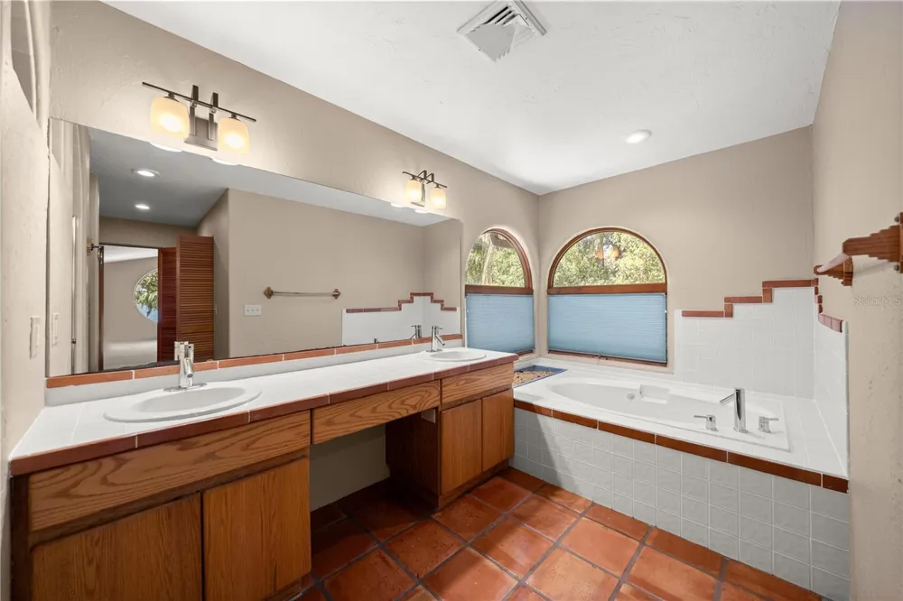 12621 SE SUNSET HARBOR ROAD Weirsdale, FL 32195