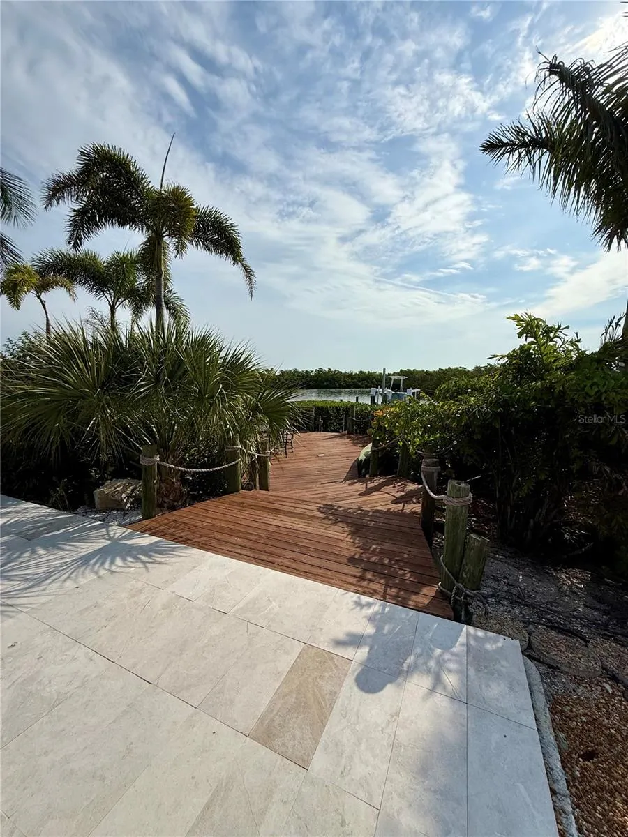 1257 TREE BAY LANE Sarasota, FL 34242