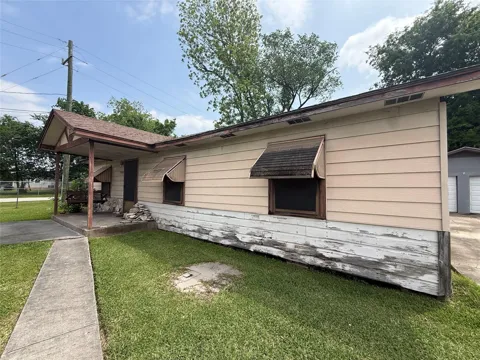 15818 Waverly Drive