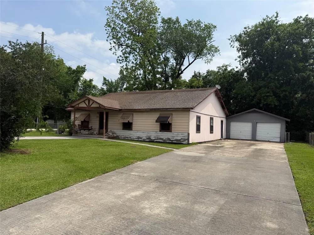 15818 Waverly Drive Houston, TX 77032